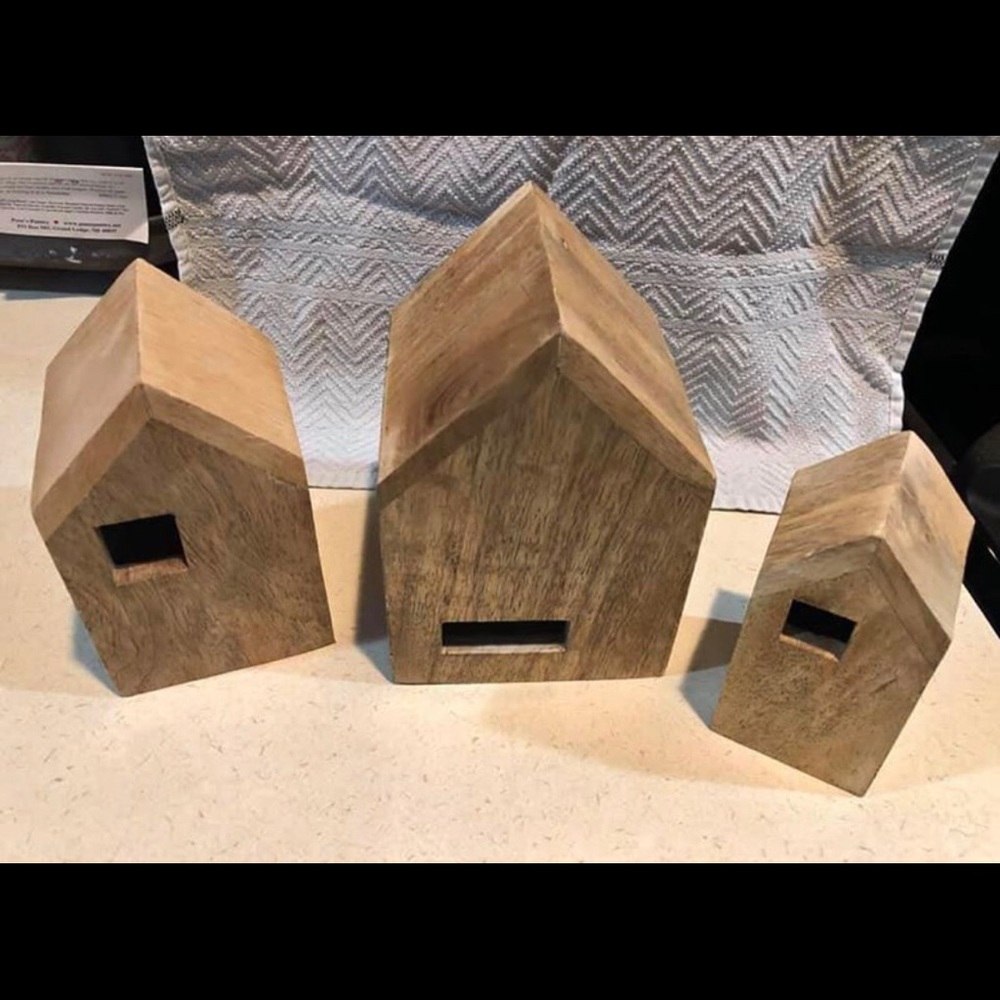 Nesting houses